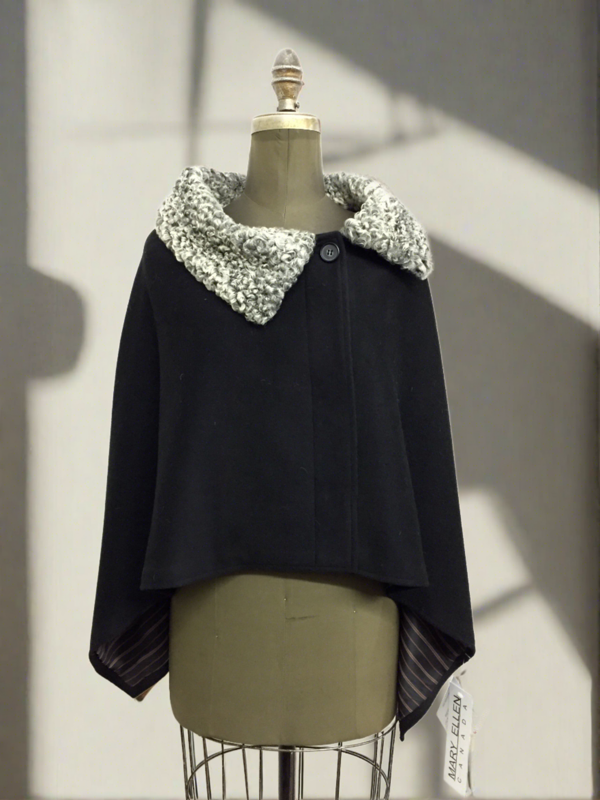 Cape collar Narrow line coat – L'AUBE BLANC